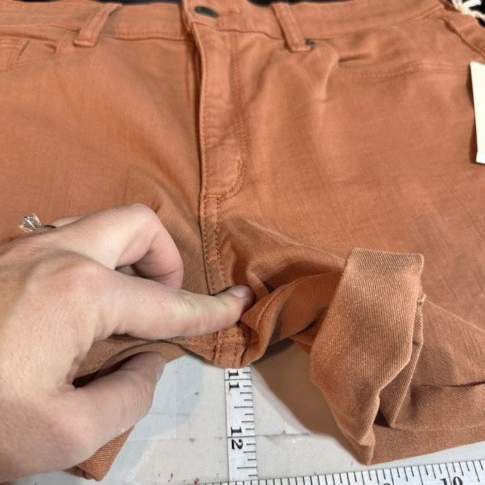 NWT Universal Thread Hi Rise Midi Smooth & Sculpts Shorts Size 6 4” burnt orange - Picture 8 of 10